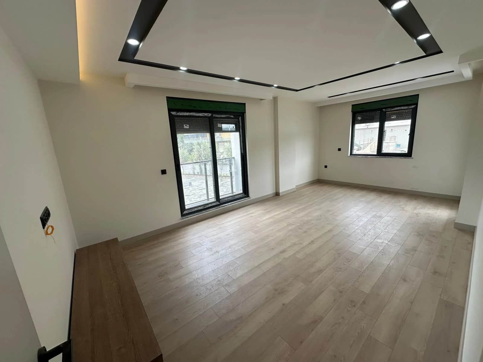 Göçerler'de Site İçinde, Ayrı Mutfaklı 2+1 Daire