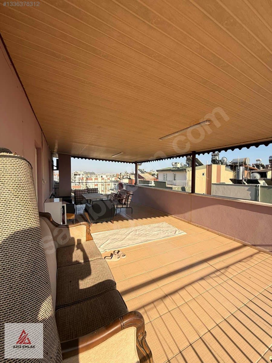 TRAMVAYA 100 METRE MESAFEDE ÇOK GENİŞ TERAS — 1