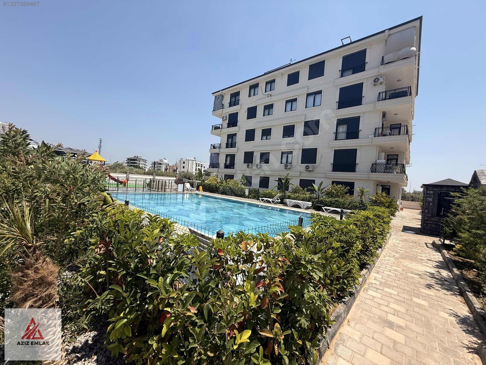ACİL SATILIK HAVUZLU SİTE İÇERİSİNDE KATTA 2+1 ANA CADDE YAKINI