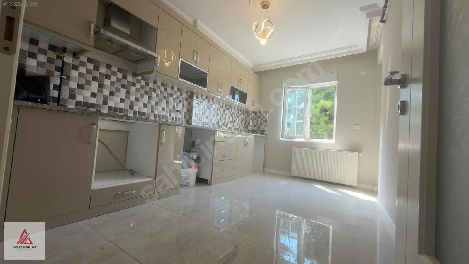 OTOGAR KAVŞAGI FIRSAT DAİRE KATTA DOGALGAZ KOMBİLİ