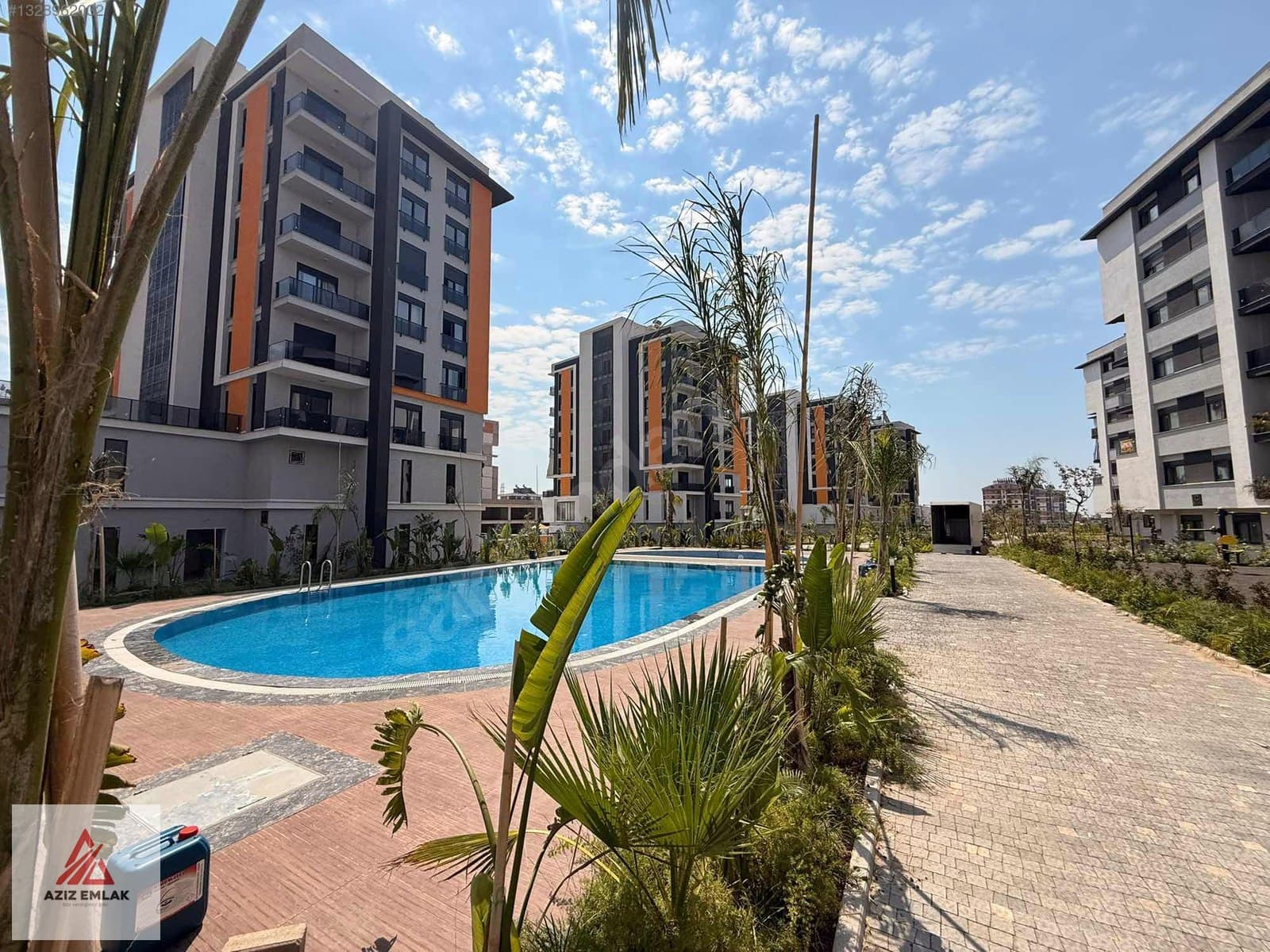 FEVZİ ÇAKMAKTA SOSYAL DONATILI SİTE'DE GENİŞ 1+1 ARA KATTA — 1